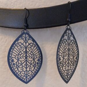Elegant Black Filigree Earrings